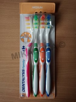 Pack de 4 Brosses à dent Carrefour Dentalyss Family